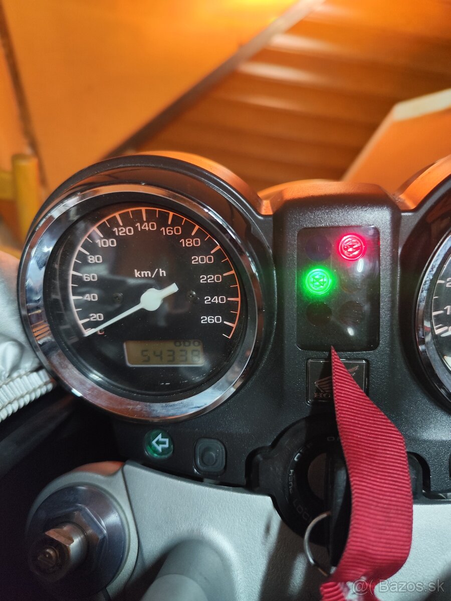 Honda cb 919 hornet - 2