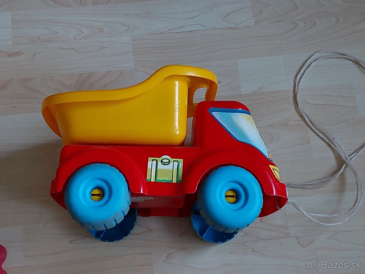 Autíčko s formičkami a presýpacím mlynom - 2
