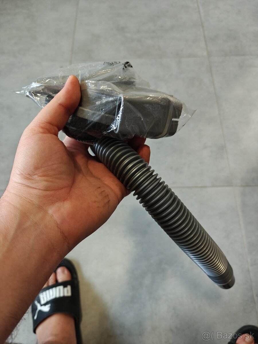 Vysávač do auta Black & Decker 12V - 2