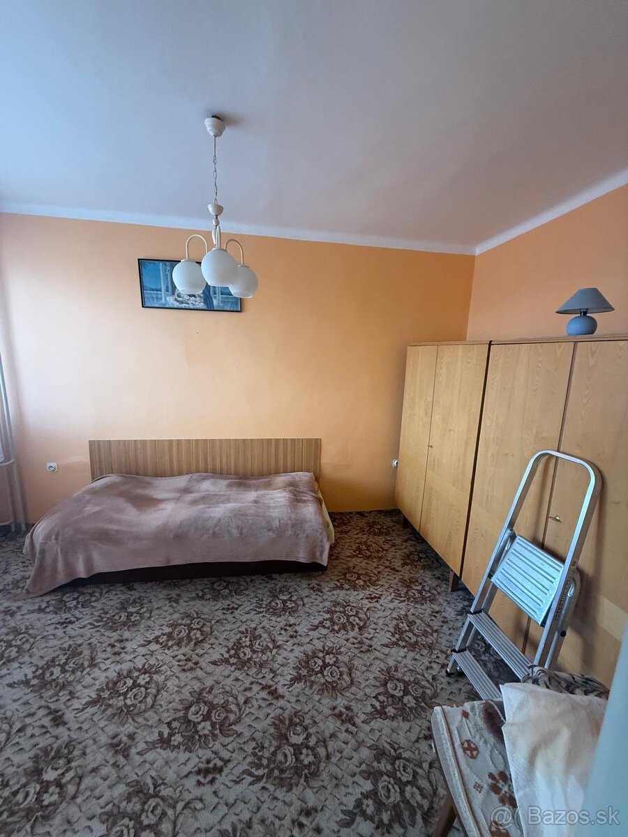 Na prenajom 2 izb byt - 2