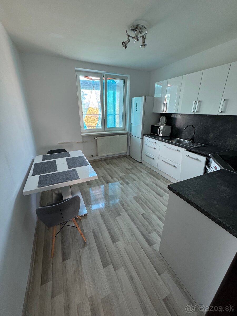 Prenájom 1 izb. byt Sihoť 1 - 2