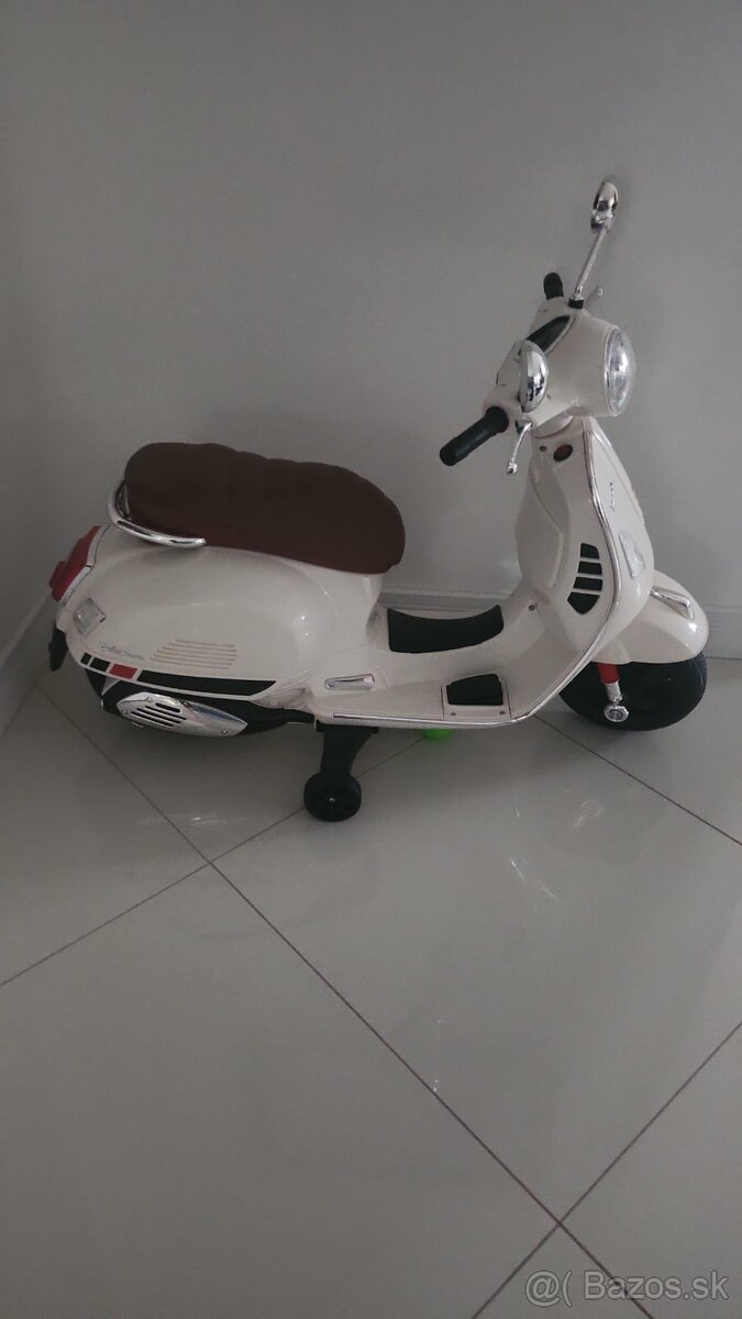 Predám detský elektrický skúter Vespa - 2