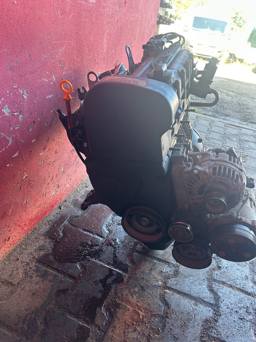 Motor Škoda Fabia 1,4 16V 55KW AUA prodám komplet. - 2