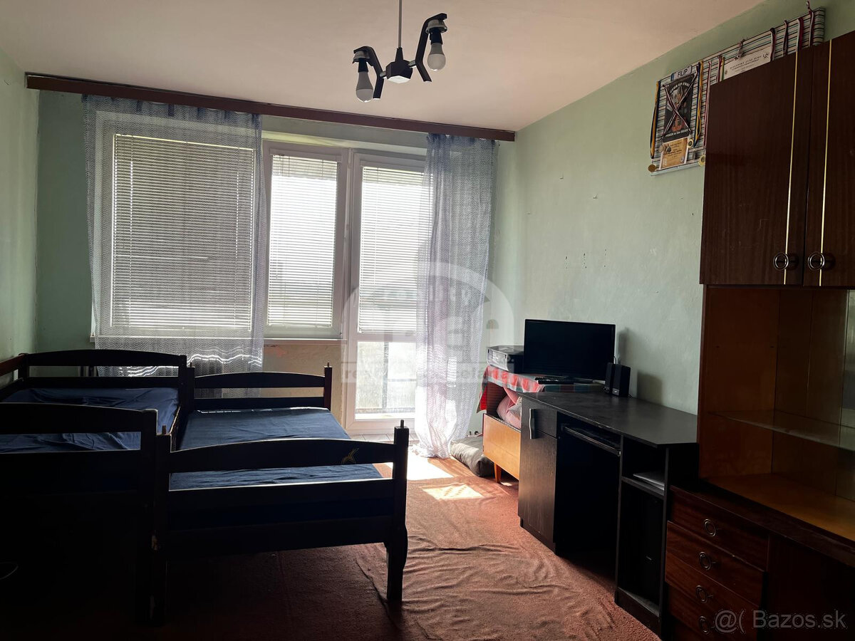 Priestranný 3- izbový byt na sídlisku Juh v Michalovciach - 2