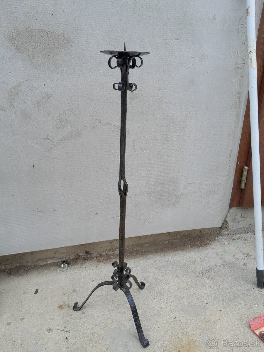 Predám kovaný svietnik - 2