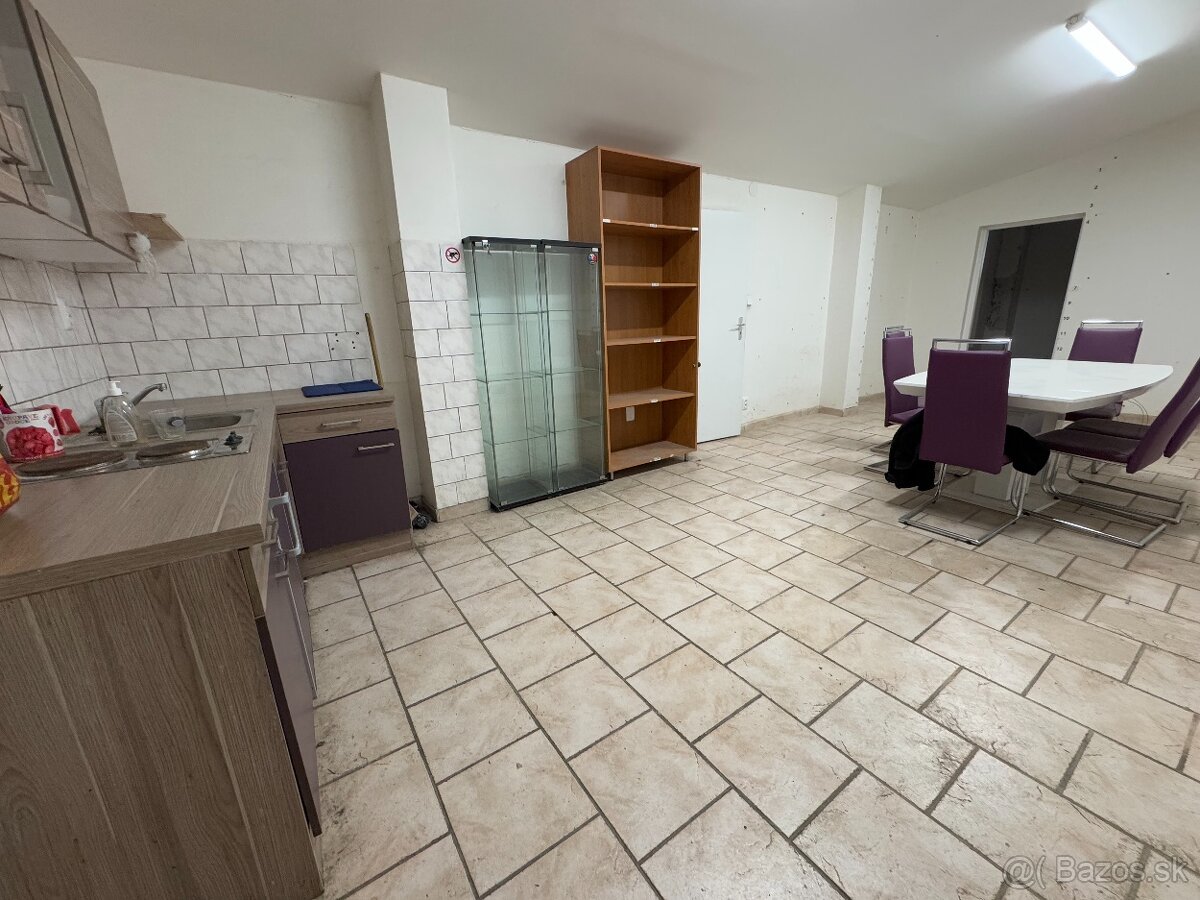 Prenájom skladových priestorov a kancelárie - 2