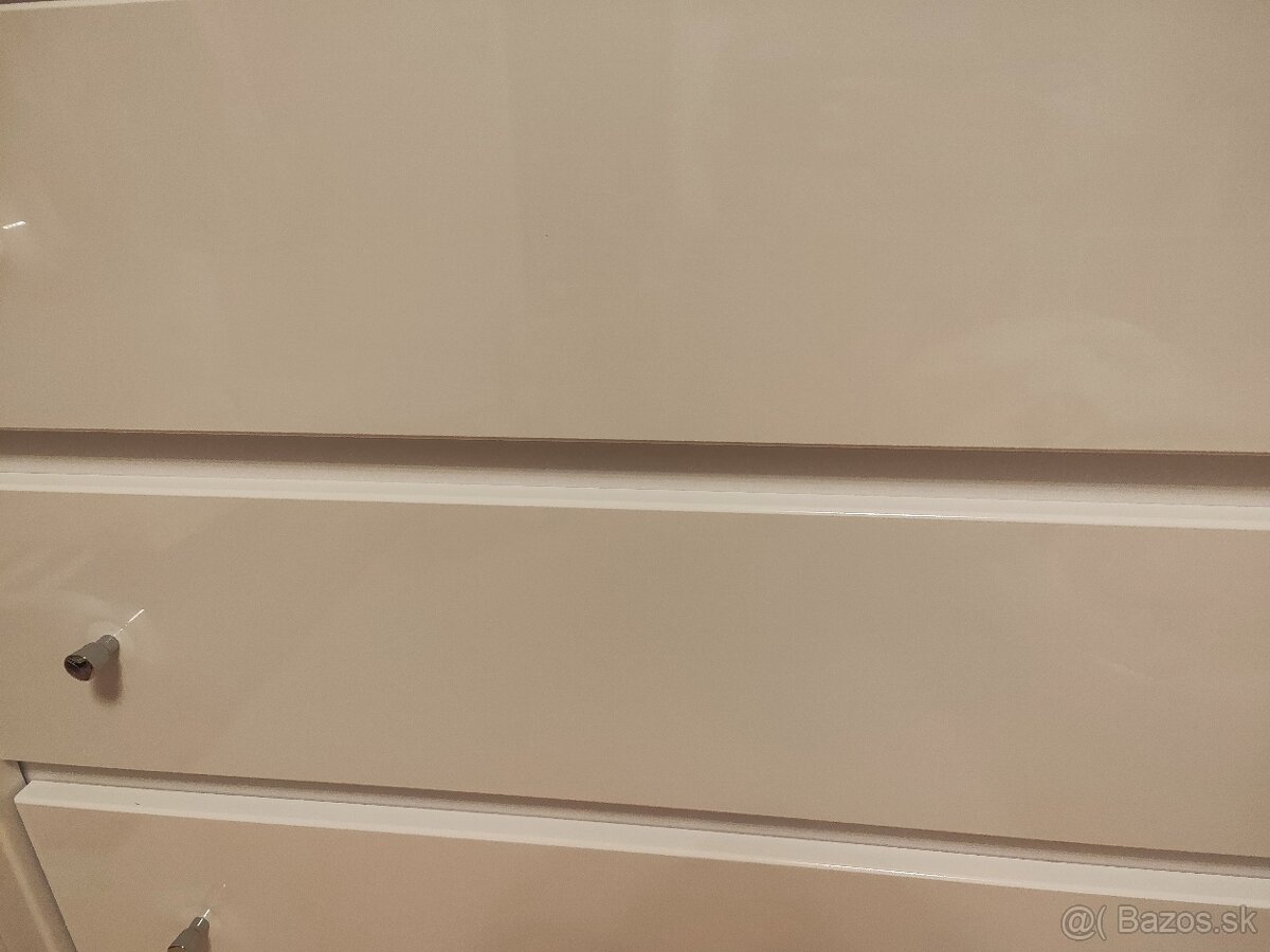 Biela lesklá komoda - 2