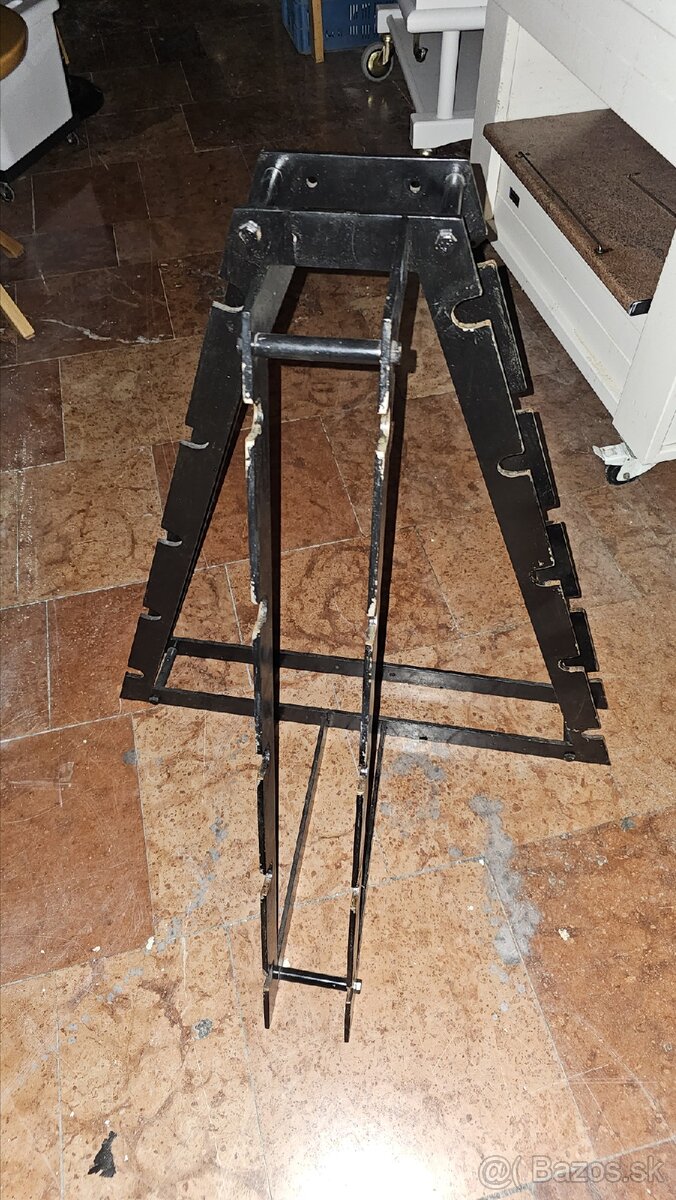 Stojan na činky - 2