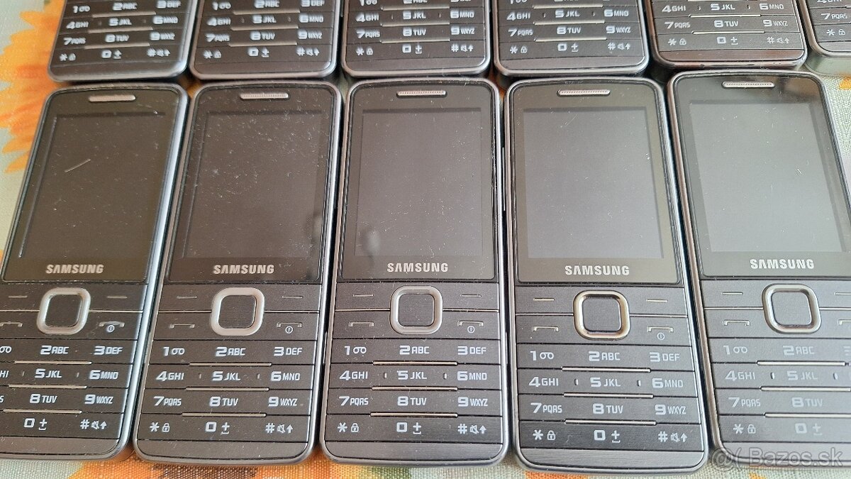 Samsung GT-S5610 - 2