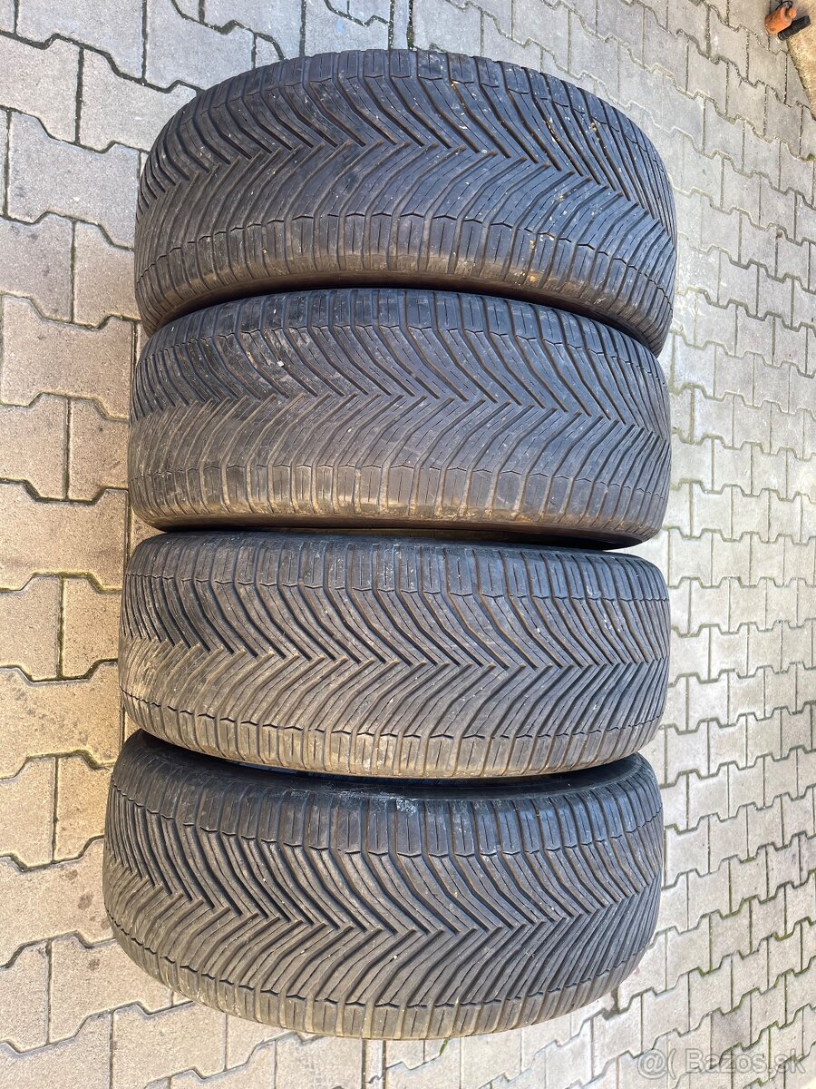 265/60R18 Michelin celoročne - 2