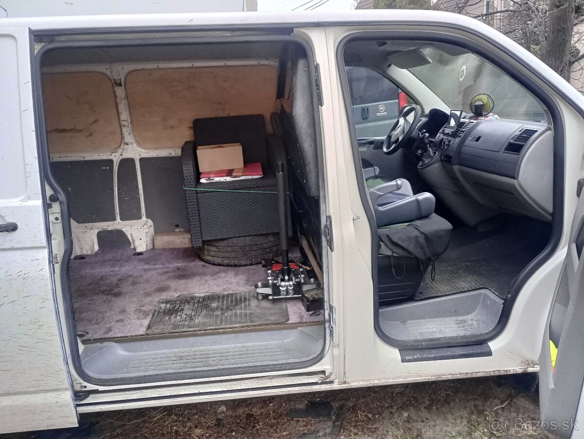 Volkswagen Transporter T5 1.9TDI 75kW - 2