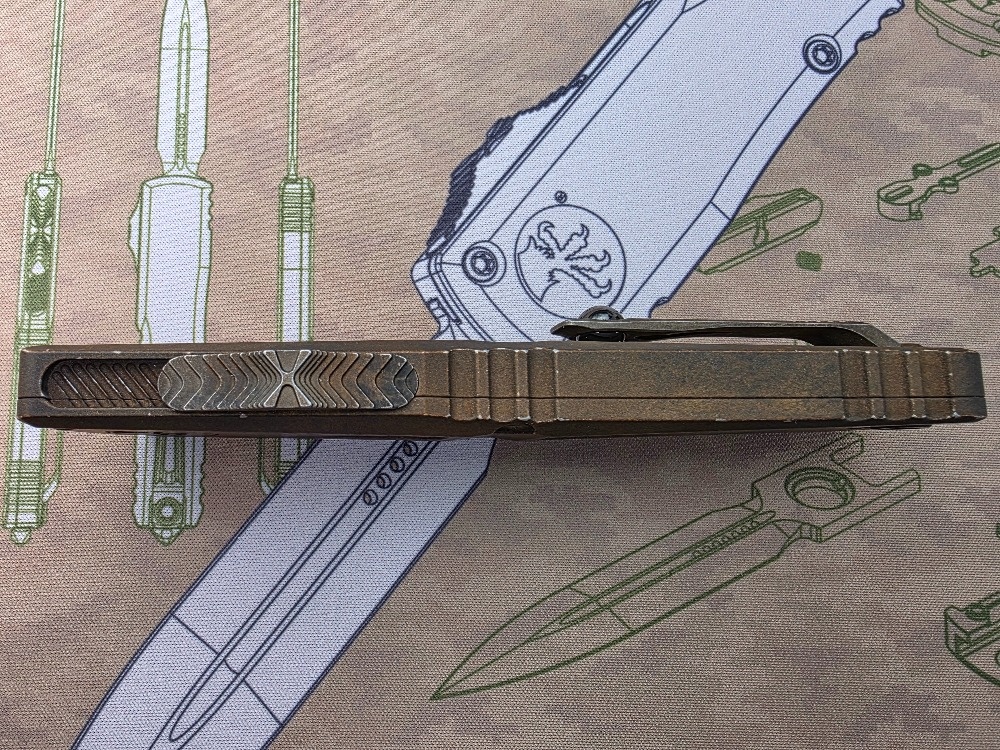 Microtech Combat Troodon Gen III Plague Outbreak - 2