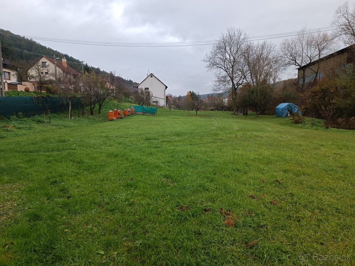 Stavebný pozemok – Modrová 3749 m² - 2