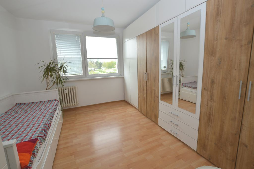 Na prenájom, 4izb, Latorická, 79m2, po rekonštrukcii, zariad – foto 2