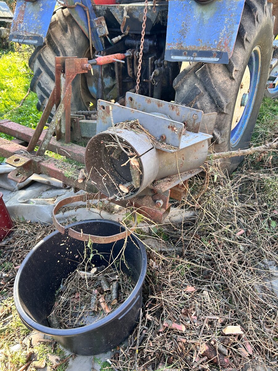 Štiepkovač - špalíkovač - 2