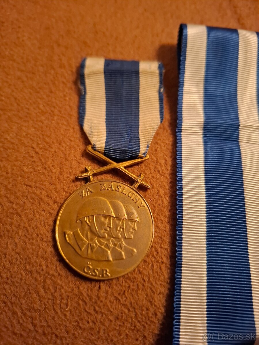 Medaila Za zásluhy - 2