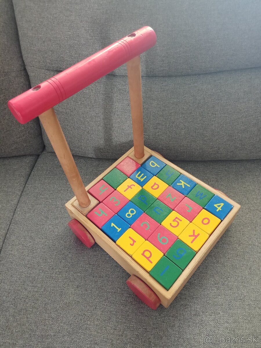 Drevený vozík s kockami - 2