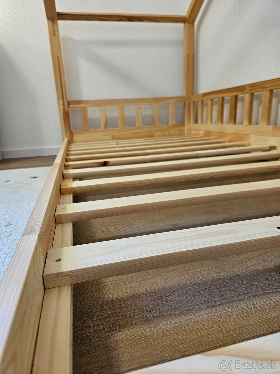 Domčeková posteľ so zábranou Leola Hip - 2