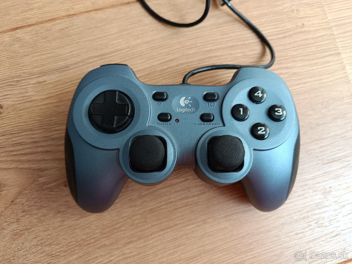 Kablovy ovladac Logitech - 2