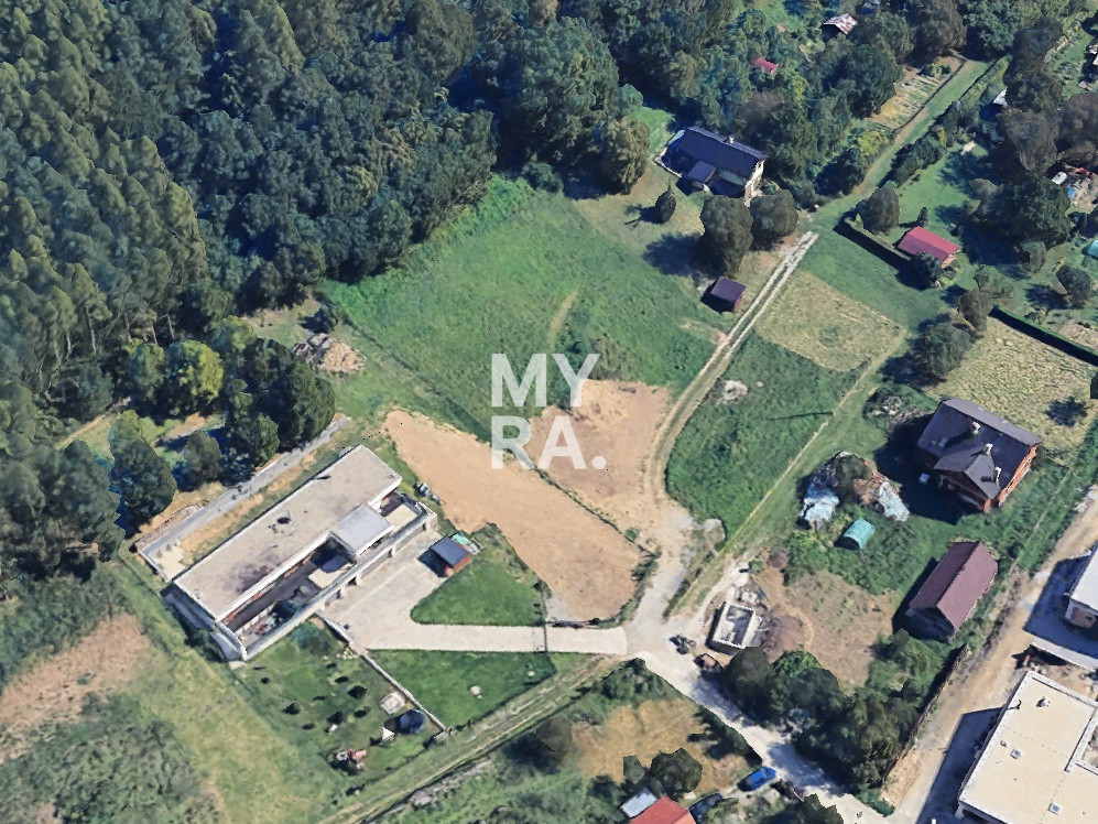 Na predaj stavebný pozemok s projektom 2500  m2, ul. Broskyň - 2