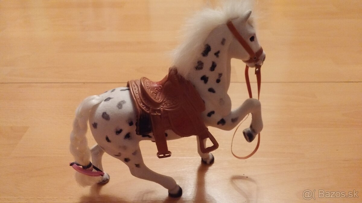 Barbie kôň, barbie odev a bábiky - 2