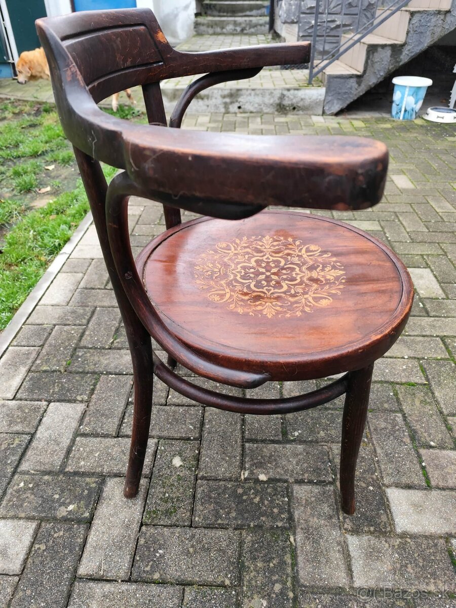 Stolička thonet - 2