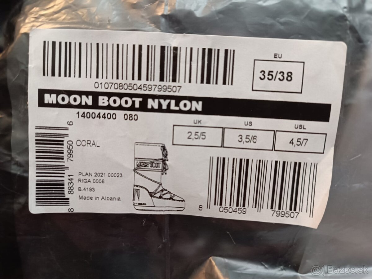 Moon boot. - 2
