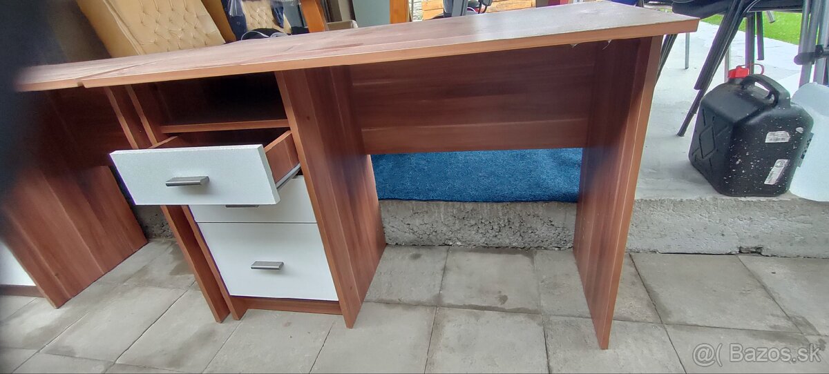 Predám písací stolík 2 kusy s troma šuflíkami cena za kus - 2