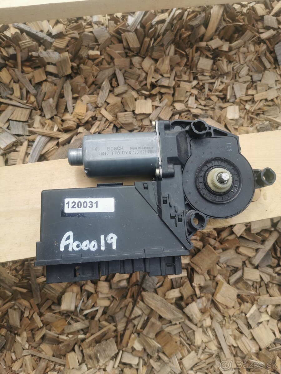 Audi a4 b6 motorček 8E1959802E - 2