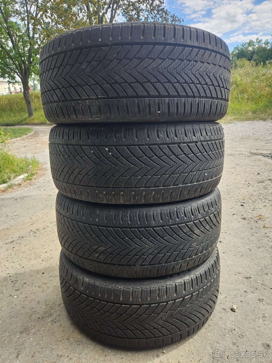 Zimne 225/45 R17 - 2