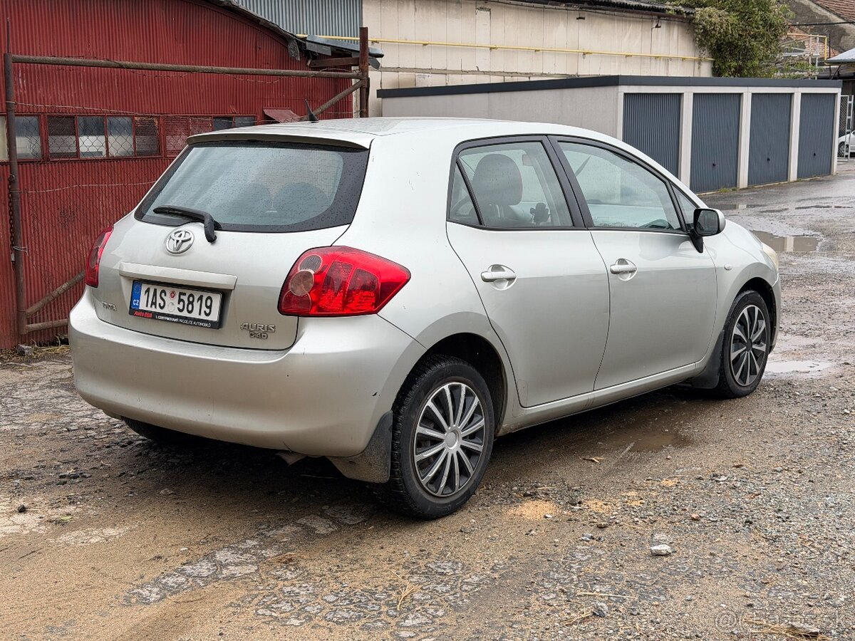 Toyota Auris 2.0 D-4D - 2