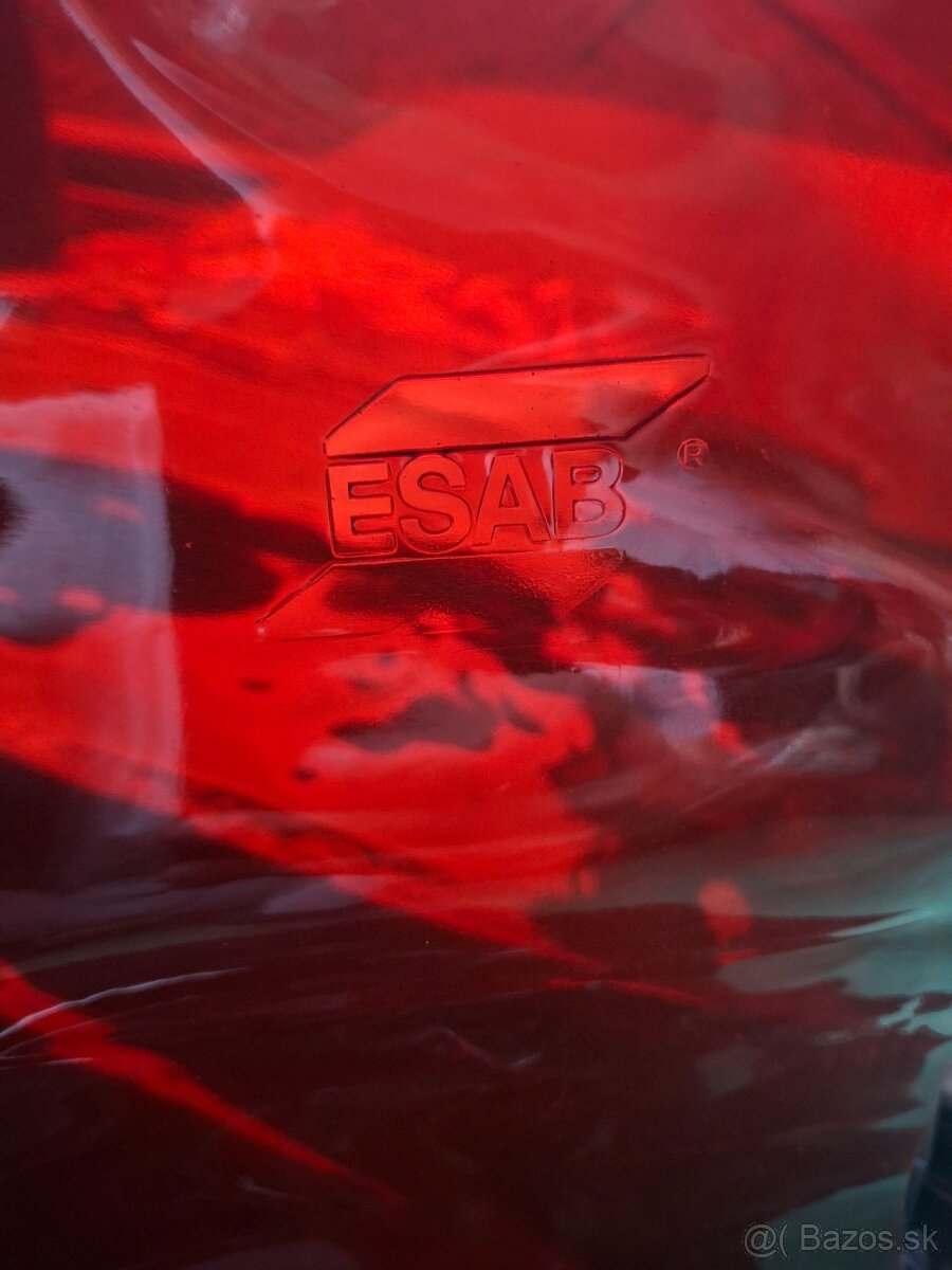 Esab zasteny cervene - 2