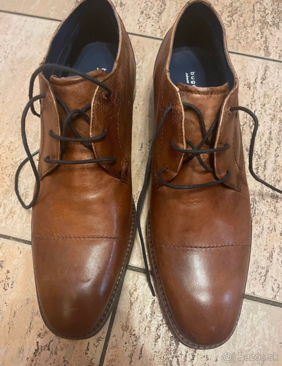 Kozenne Bugatti vel.44 Nove - 2