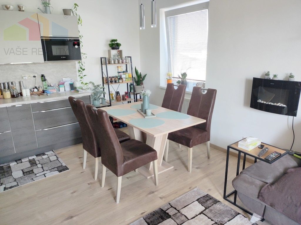 Na prenájom 2 izbový byt s parkovacím miestom, Trencianske S - 2