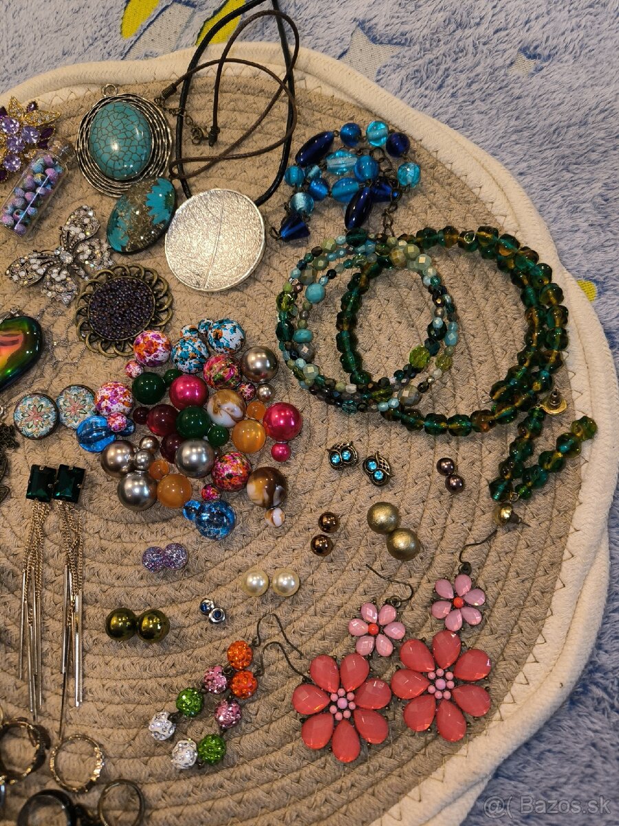 Bižutéria,náušnice,náhrdelníky,brošne,prstene,prívesky - 2