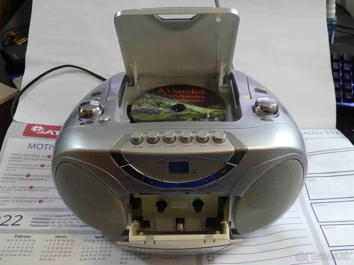 Hitachi CX 74 – prenosné stereo (CD / rádio / kazeta) - 2