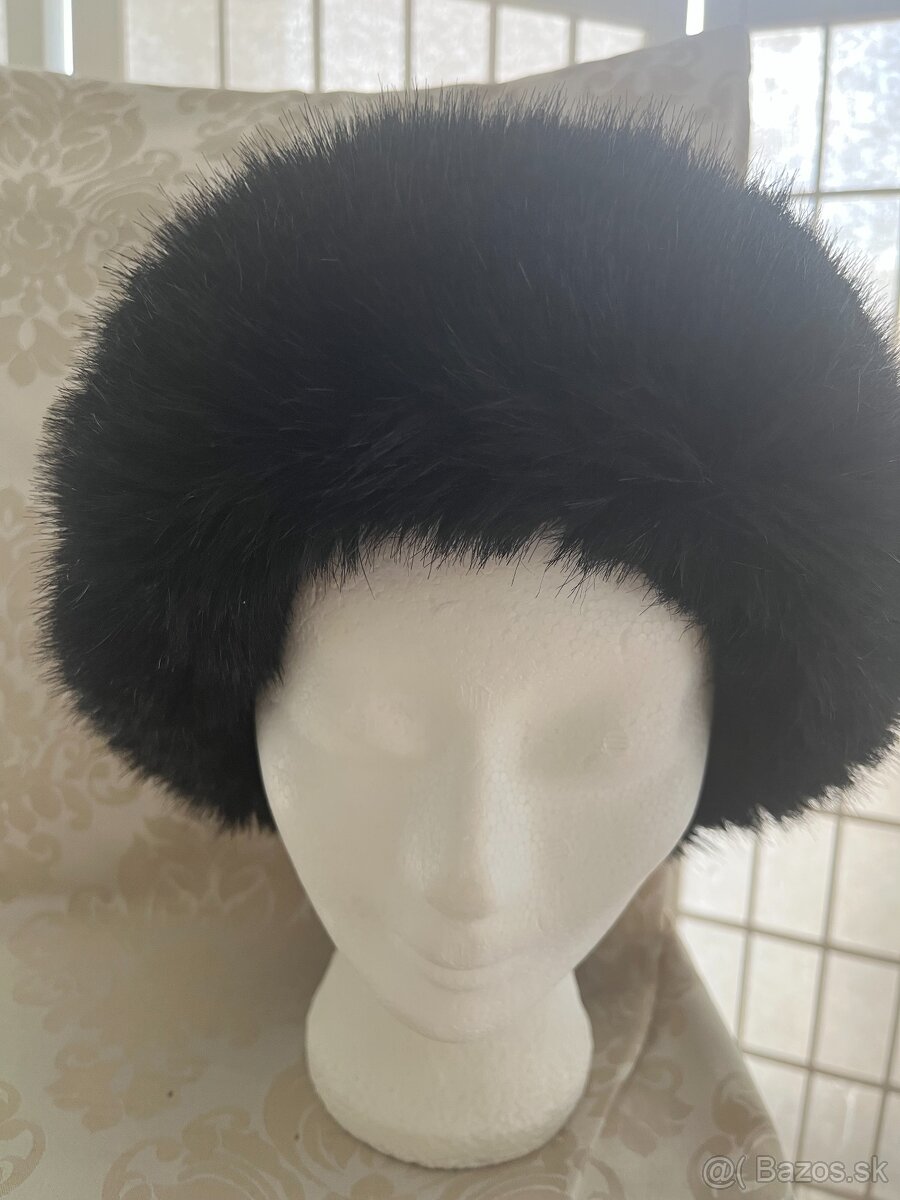 Kožušinová čierna čiapka - 2