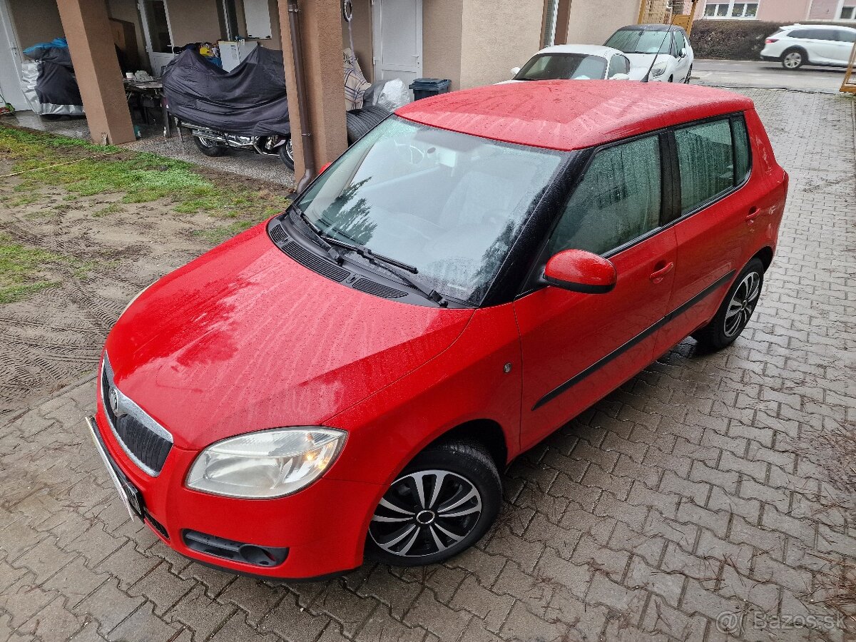 Škoda Fabia II 1.2 HTP 60k Ambiente ICE M5 (benzín) - 2