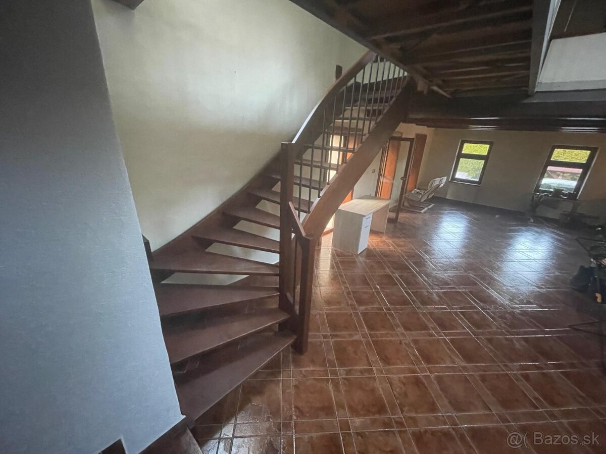 Masívne drevené schody - 2