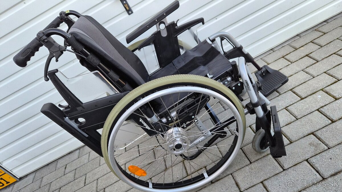 invalidny vozík 37cm pridavne brzdy pre asistenta AL - 2