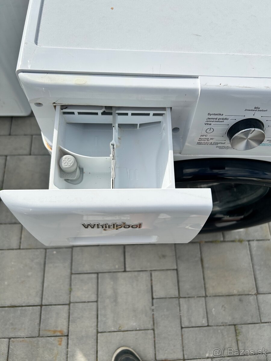 Predám práčku Whirlpool FreshCare+ 9 kg - 2