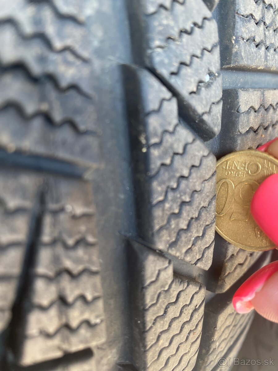 Zimné pneumatiky 225/60 r18 - 2