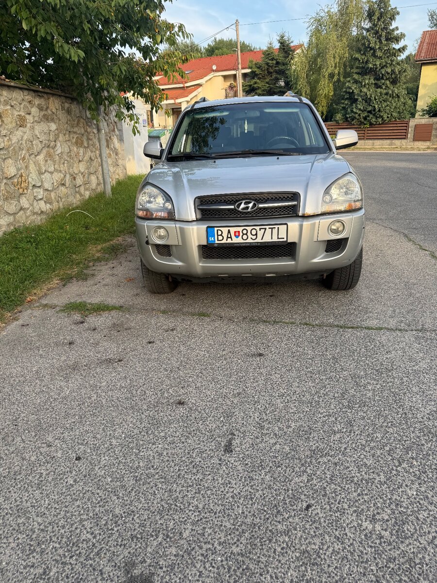 Predám Hyundai Tucson crdi 4x4 - 2
