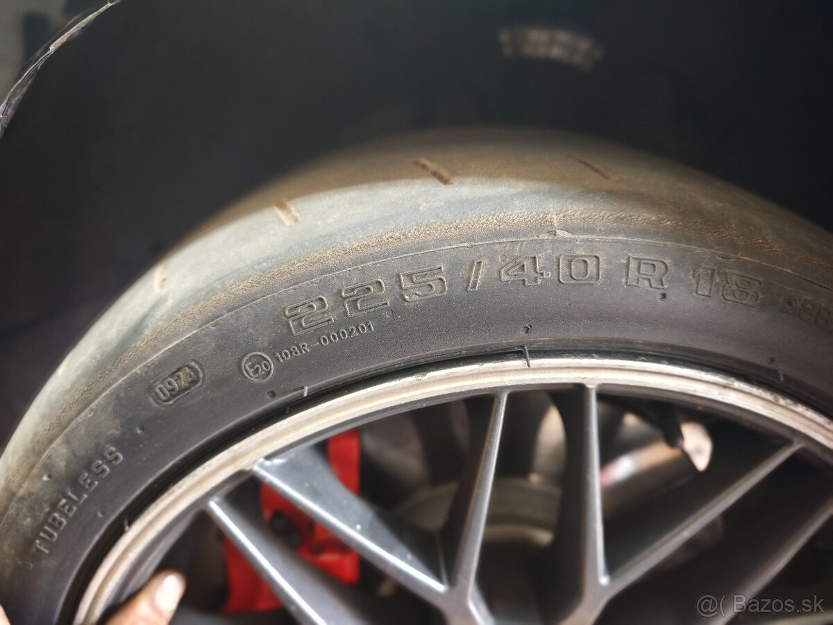 Semislick 225/40 r18 - 2