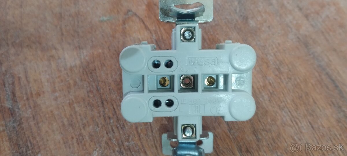 Dvoj zásuvka 220V - 2