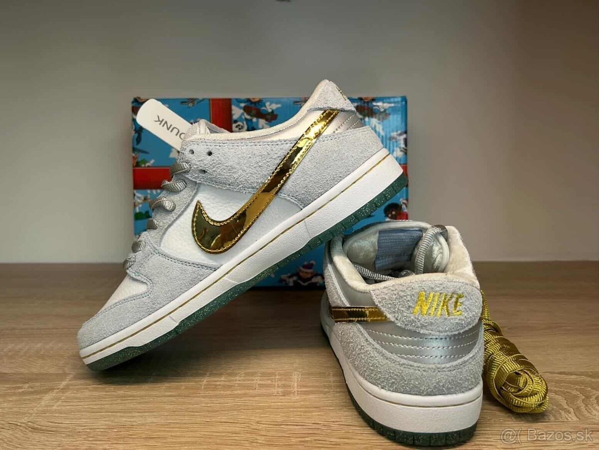 Nike Dunks - 2
