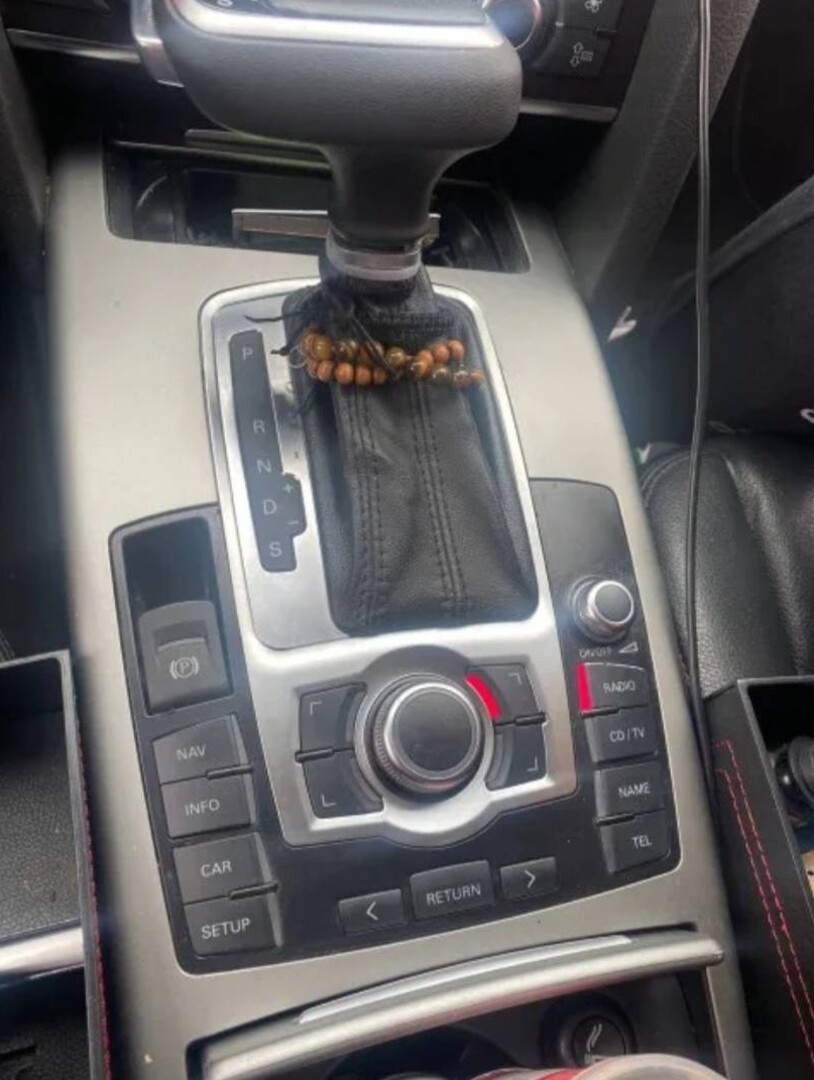 RAMIK NA STREDOVY PANEL MMI AUDI Q7 a AUDI A6 C6 - 2