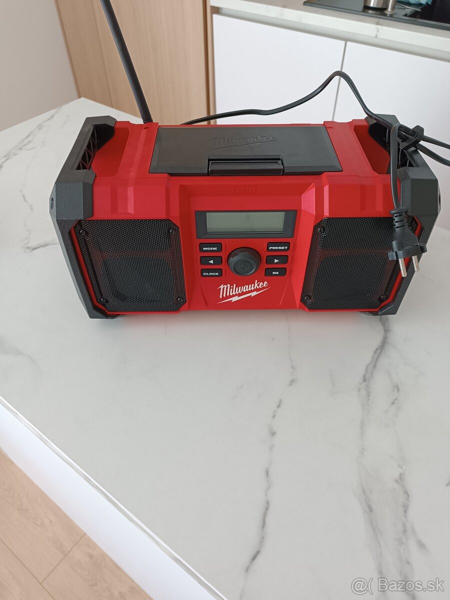 Milwaukee M18 stavebné rádio - 2