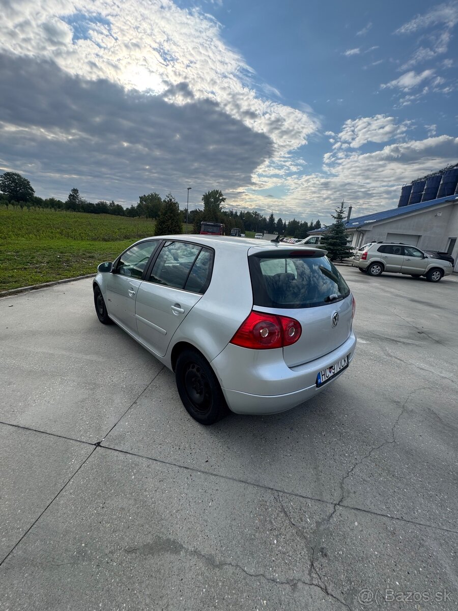 Volkswagen golf 5 2.0 103kw - 2