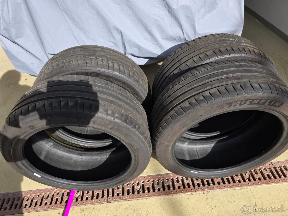 Letné gumy na Volvo Pirelli 235/60 R18 - 2